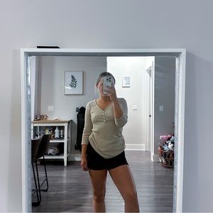 Old Navy 3/4 Sleeve Oatmeal Slim Fit Tan V-Neck Casual Top Blouse